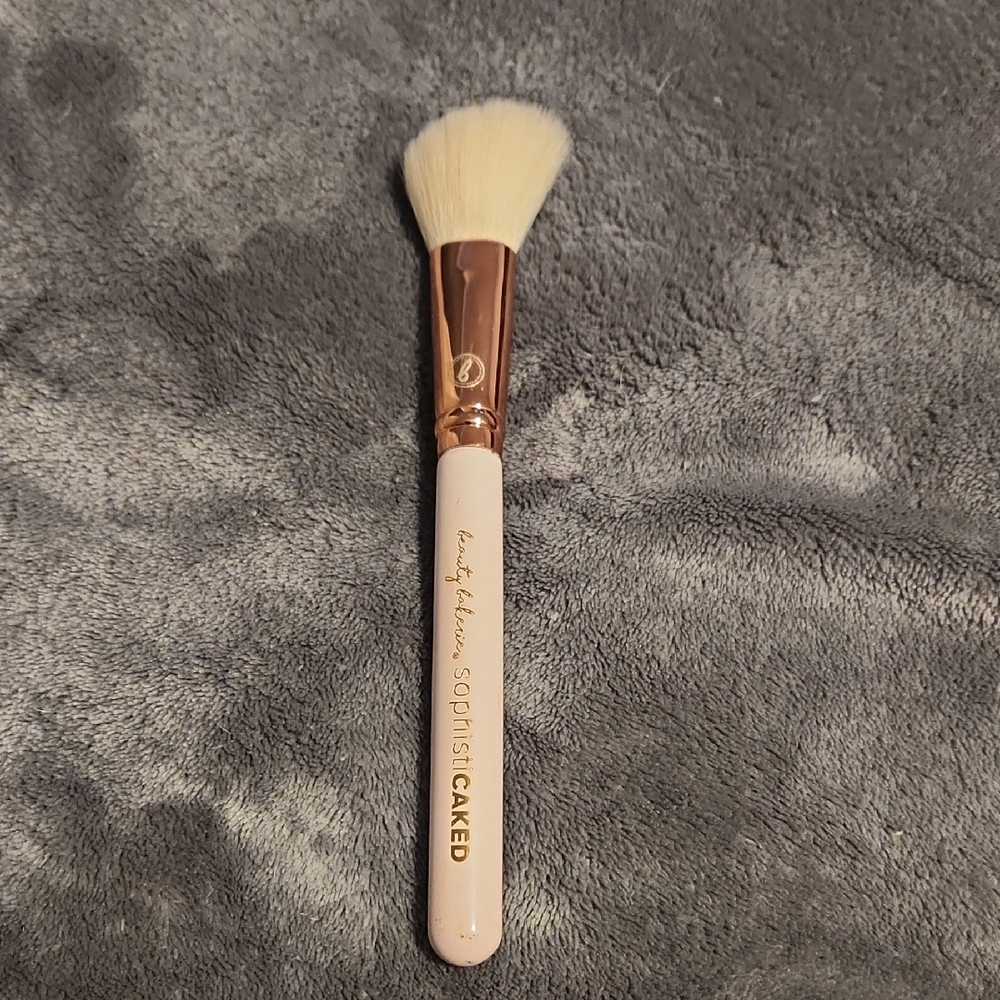 Beauty Bakery Softicaked Contour  Makeup Brush with Rose Gold Handle